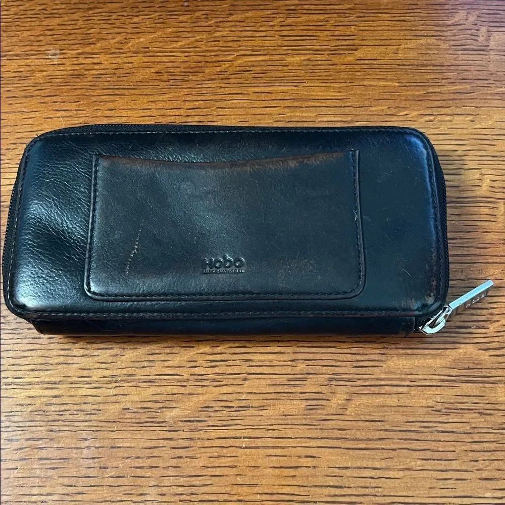 Hobo Chocolate Brown Distressed Leather Zippy Accordion Long Wallet silver tone